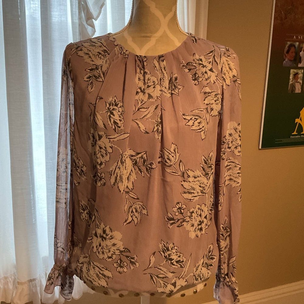 ROVARE S Floral Lavender Blouse.